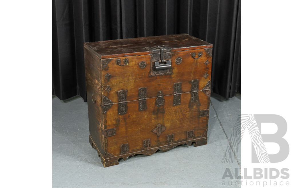 Korean Bandaji Storage Chest
