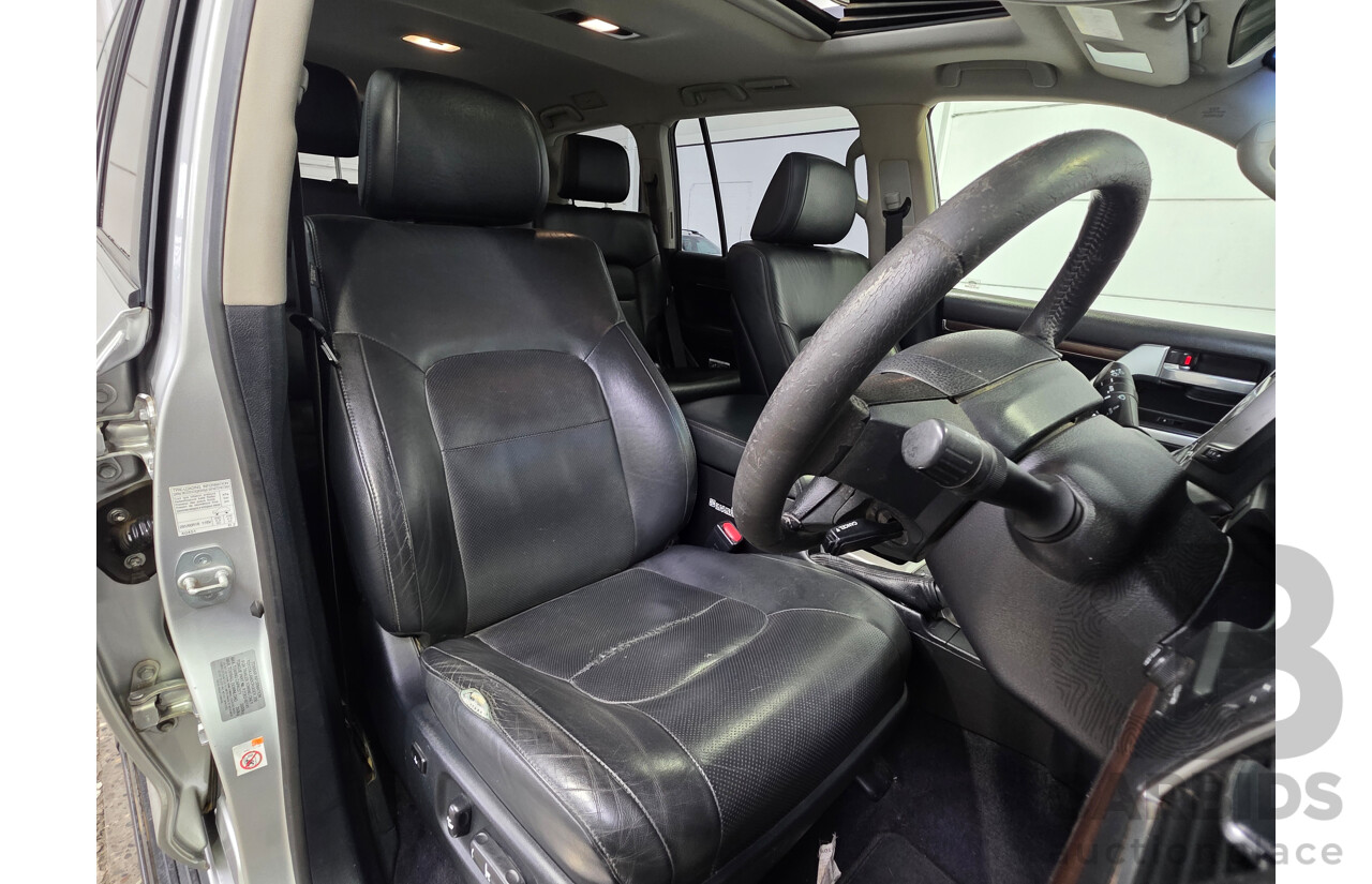 07/2017 Toyota Landcruiser VX (4x4) VDJ200R MY16 4d Wagon Silver 4.5L
