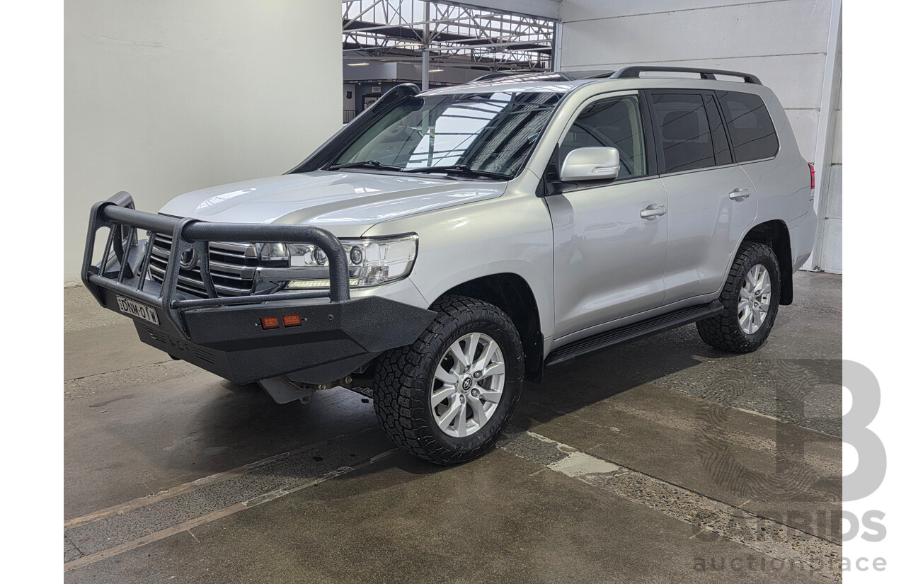 07/2017 Toyota Landcruiser VX (4x4) VDJ200R MY16 4d Wagon Silver 4.5L