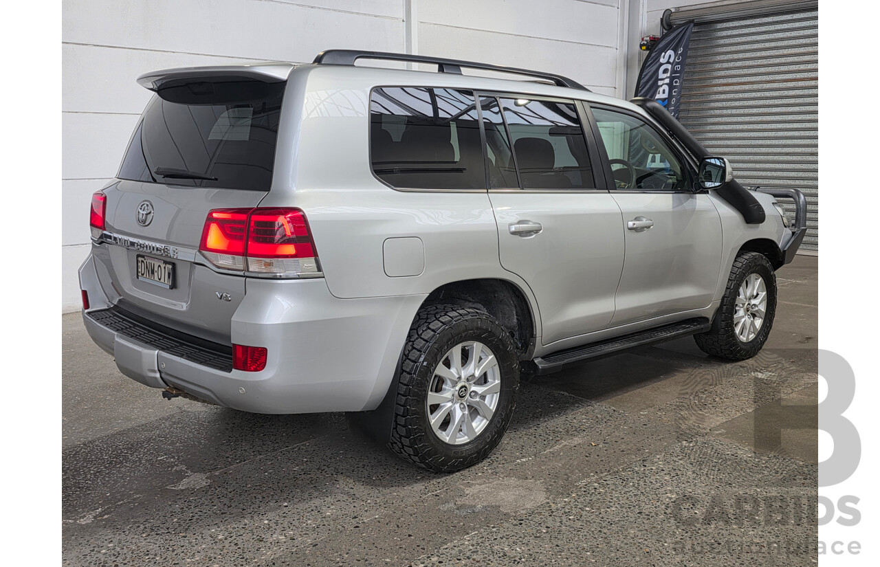 07/2017 Toyota Landcruiser VX (4x4) VDJ200R MY16 4d Wagon Silver 4.5L