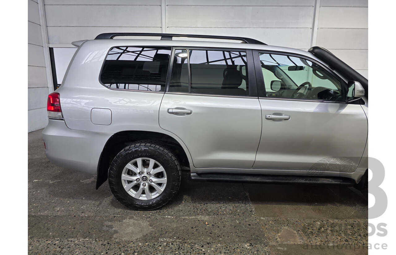 07/2017 Toyota Landcruiser VX (4x4) VDJ200R MY16 4d Wagon Silver 4.5L