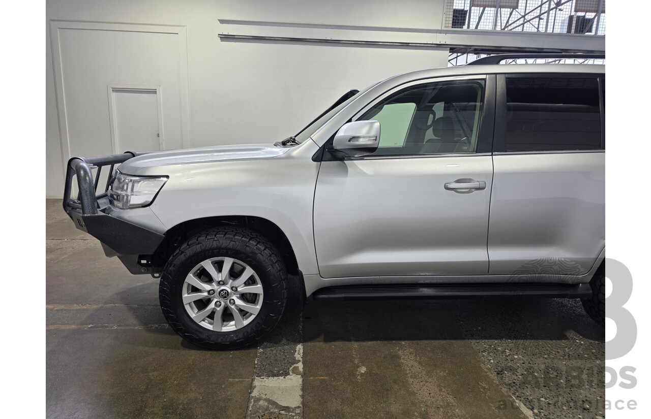 07/2017 Toyota Landcruiser VX (4x4) VDJ200R MY16 4d Wagon Silver 4.5L