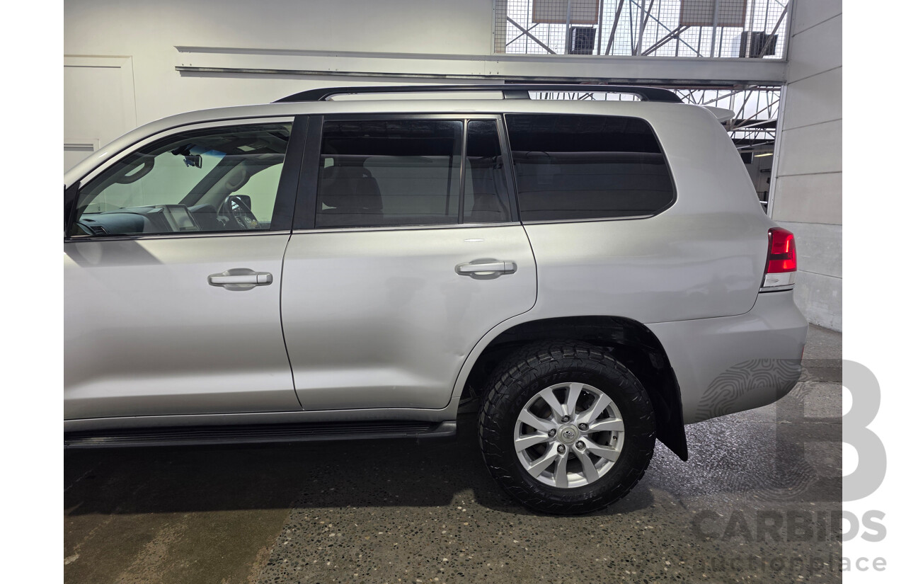 07/2017 Toyota Landcruiser VX (4x4) VDJ200R MY16 4d Wagon Silver 4.5L