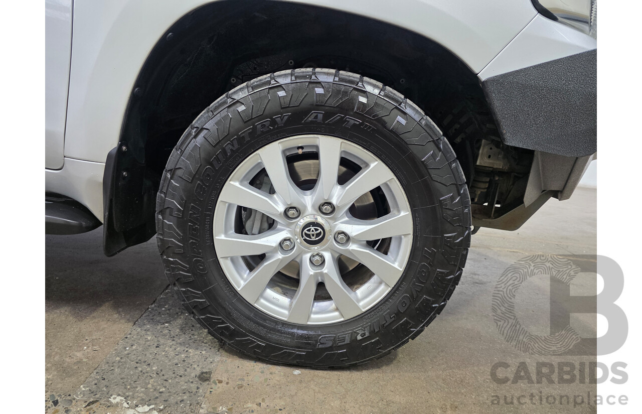 07/2017 Toyota Landcruiser VX (4x4) VDJ200R MY16 4d Wagon Silver 4.5L