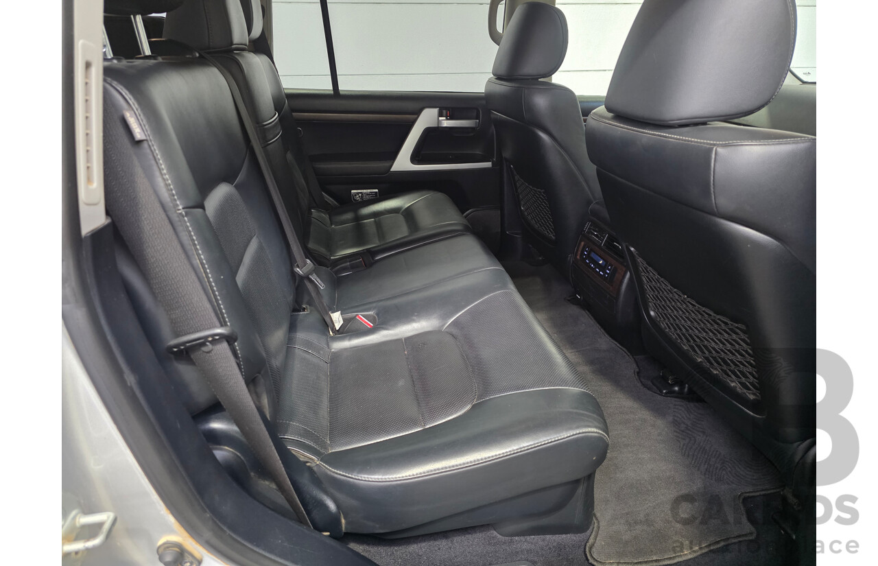 07/2017 Toyota Landcruiser VX (4x4) VDJ200R MY16 4d Wagon Silver 4.5L