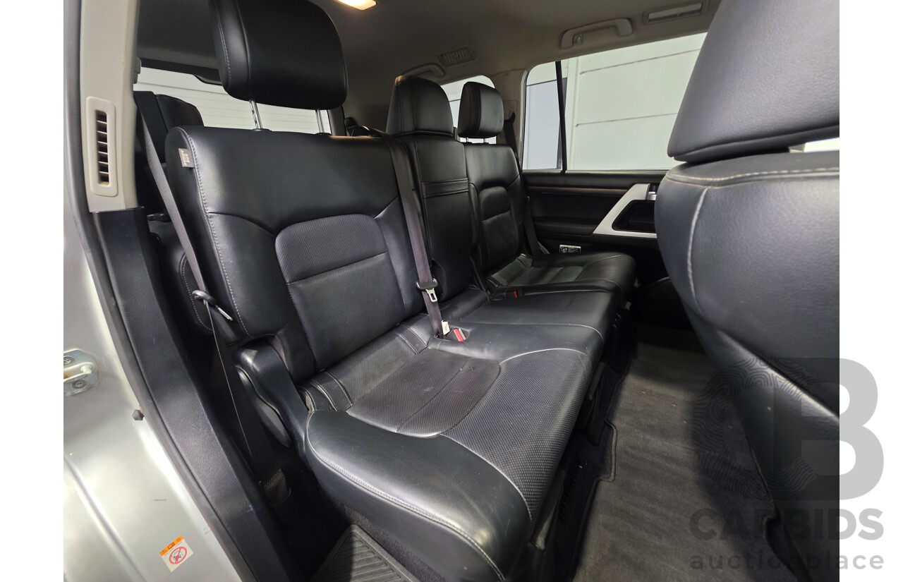 07/2017 Toyota Landcruiser VX (4x4) VDJ200R MY16 4d Wagon Silver 4.5L