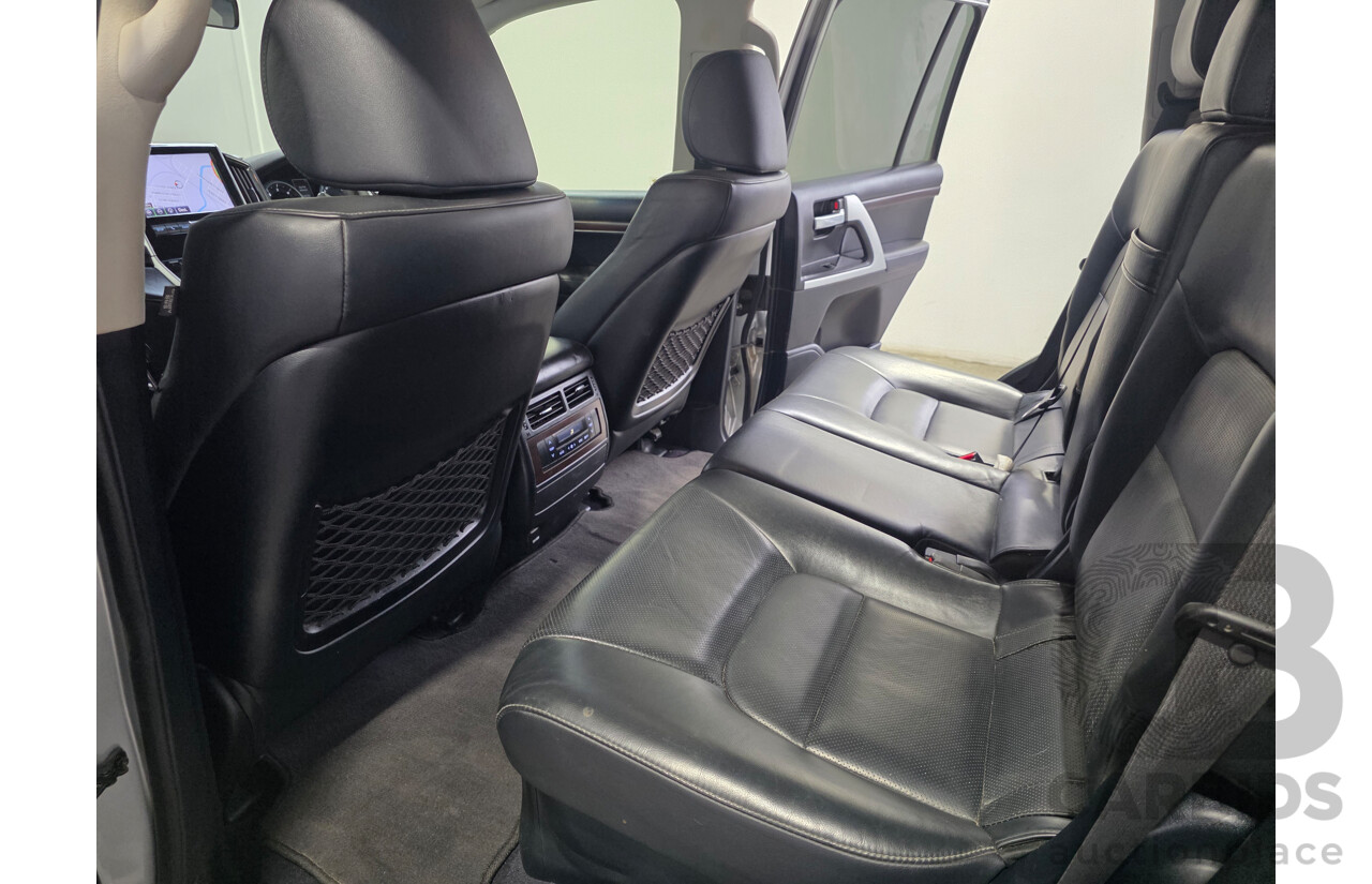 07/2017 Toyota Landcruiser VX (4x4) VDJ200R MY16 4d Wagon Silver 4.5L