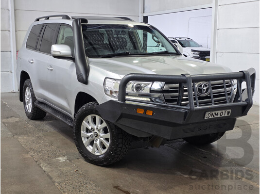 07/2017 Toyota Landcruiser VX (4x4) VDJ200R MY16 4d Wagon Silver 4.5L