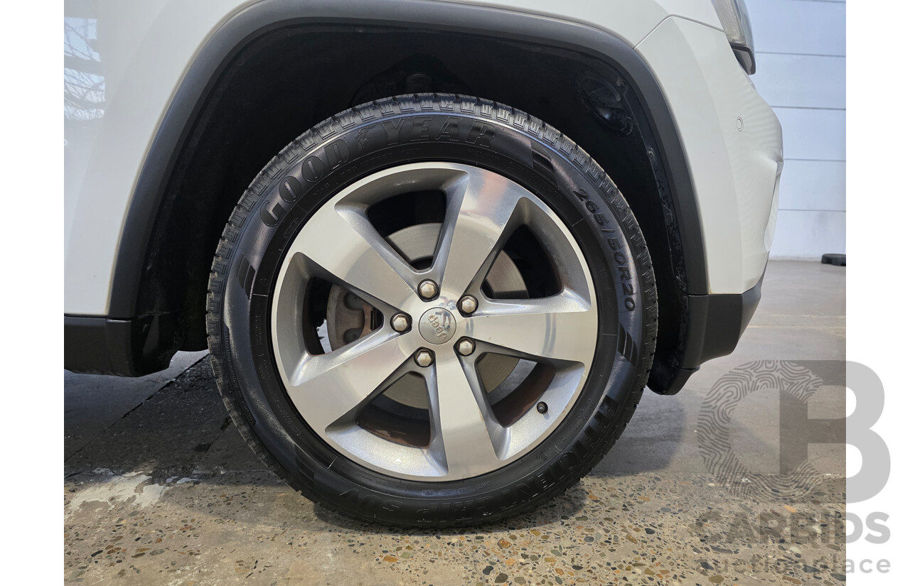 08/2013 Jeep Grand Cherokee LIMITED (4x4) WK MY14 4d Wagon White 3.6L