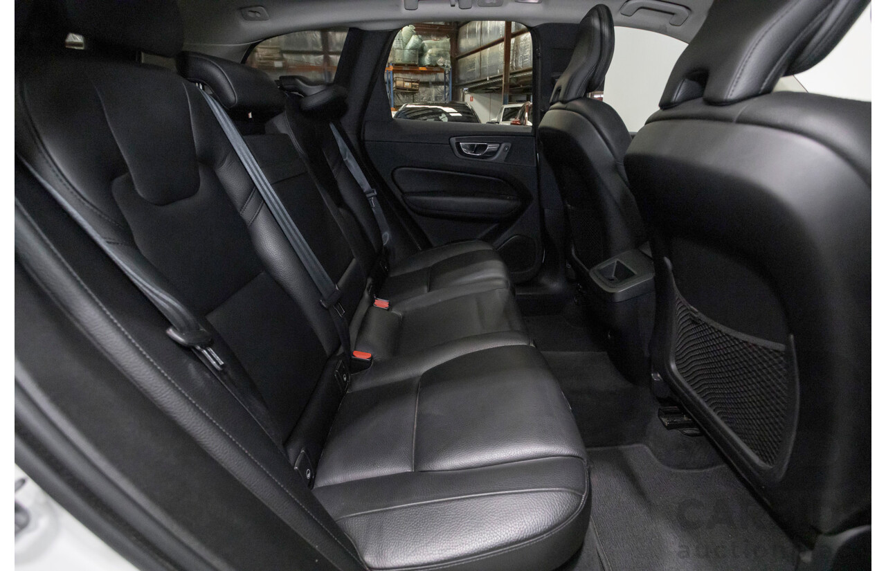10/2018 Volvo XC60 D4 Momentum (AWD) 246 MY19 4d Wagon Ice White Twin Turbo Diesel 2.0L