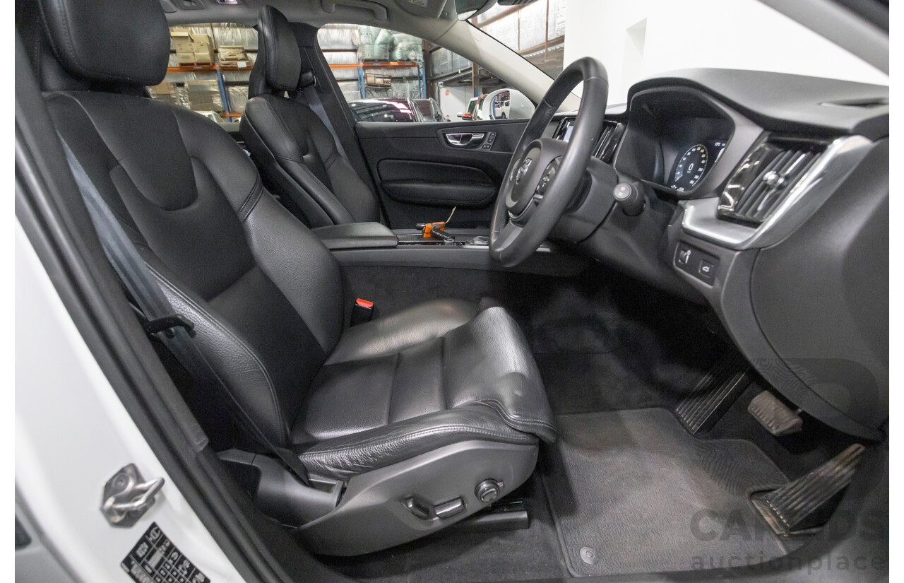 10/2018 Volvo XC60 D4 Momentum (AWD) 246 MY19 4d Wagon Ice White Twin Turbo Diesel 2.0L