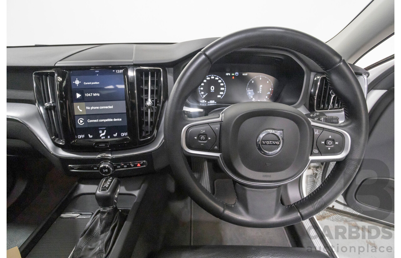 10/2018 Volvo XC60 D4 Momentum (AWD) 246 MY19 4d Wagon Ice White Twin Turbo Diesel 2.0L