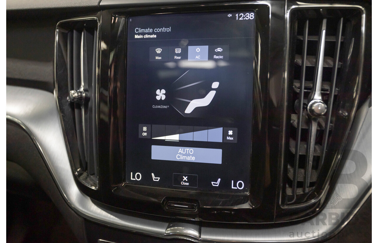 10/2018 Volvo XC60 D4 Momentum (AWD) 246 MY19 4d Wagon Ice White Twin Turbo Diesel 2.0L