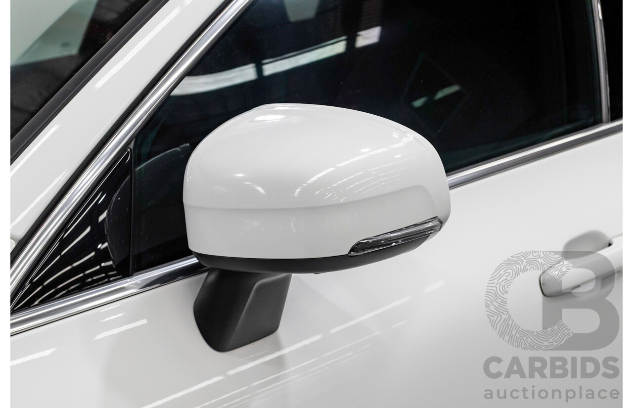 10/2018 Volvo XC60 D4 Momentum (AWD) 246 MY19 4d Wagon Ice White Twin Turbo Diesel 2.0L