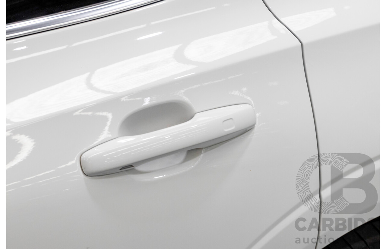 10/2018 Volvo XC60 D4 Momentum (AWD) 246 MY19 4d Wagon Ice White Twin Turbo Diesel 2.0L