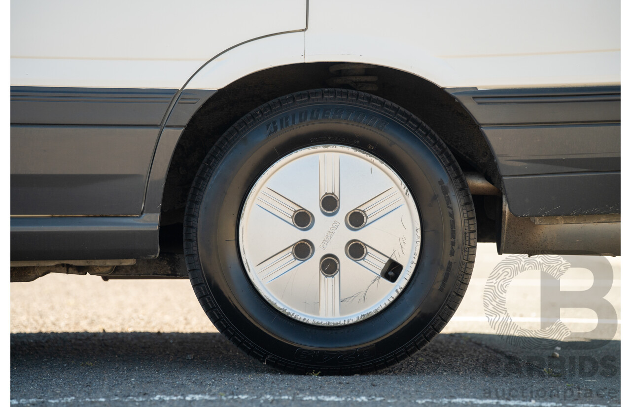 5/1990 Nissan Skyline GXE R31 4d Sedan White 3.0L