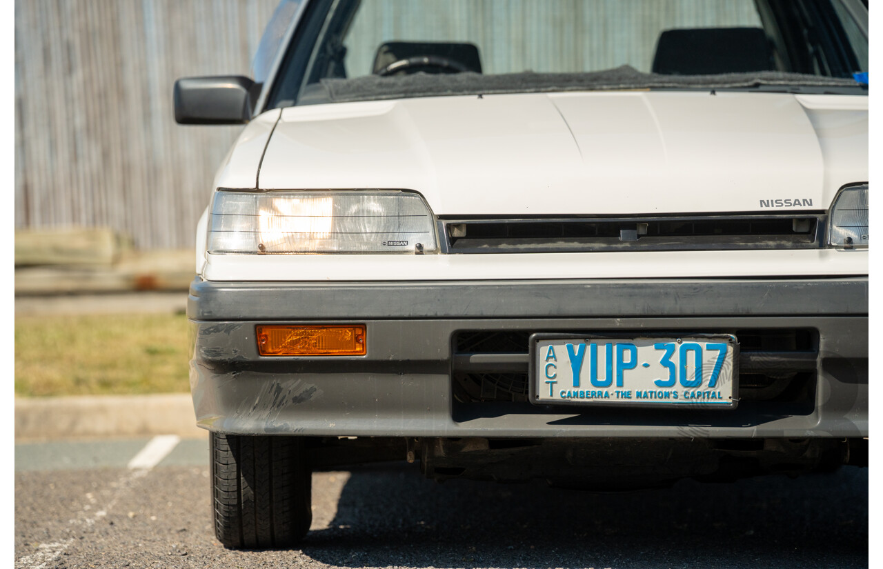 5/1990 Nissan Skyline GXE R31 4d Sedan White 3.0L