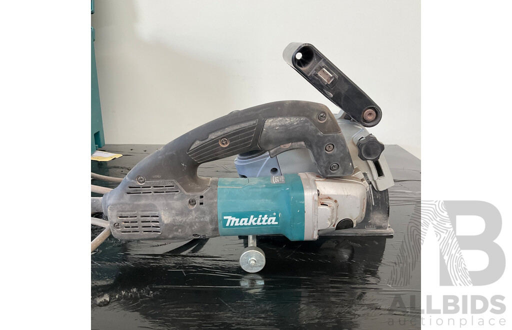 Makita (SG1251J) 125mm Wall Chaser