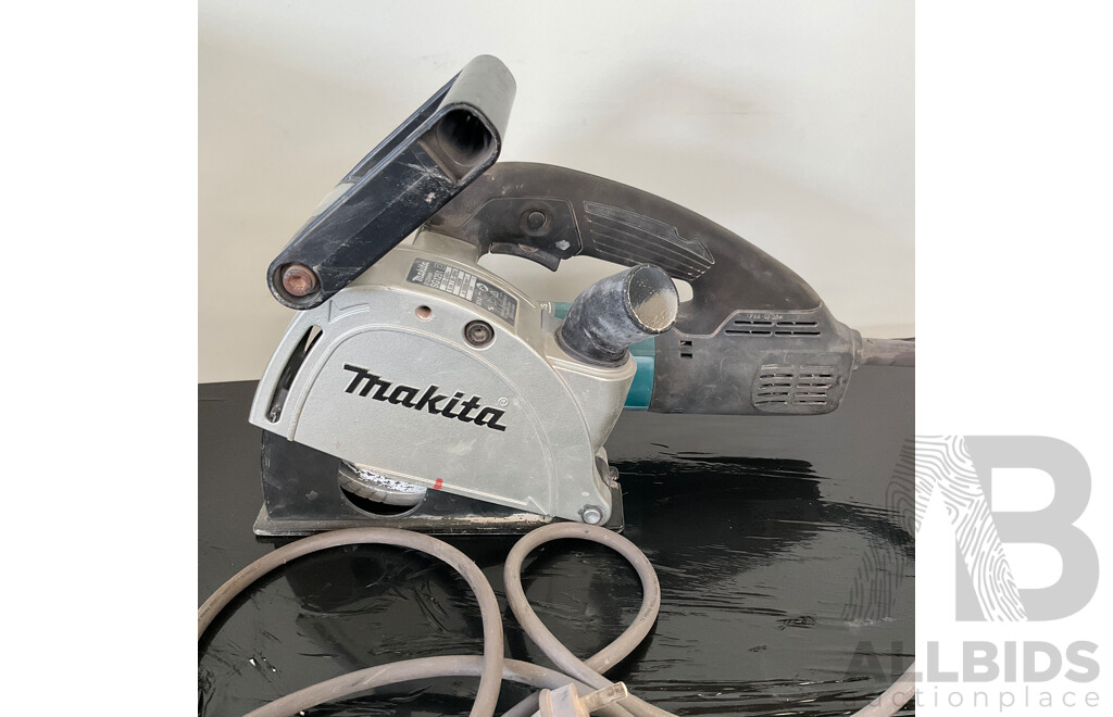 Makita (SG1251J) 125mm Wall Chaser