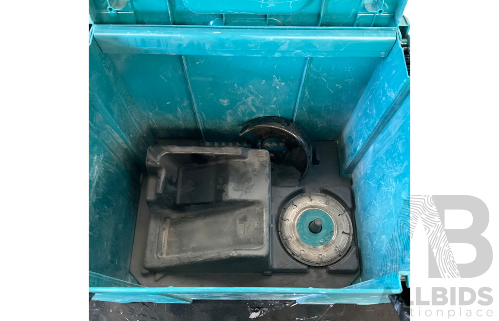 Makita (SG1251J) 125mm Wall Chaser