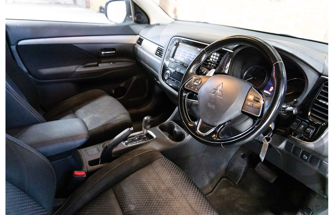 05/2015 Mitsubishi Outlander XLS (4x4) ZK MY16 4d Wagon Grey 2.3L