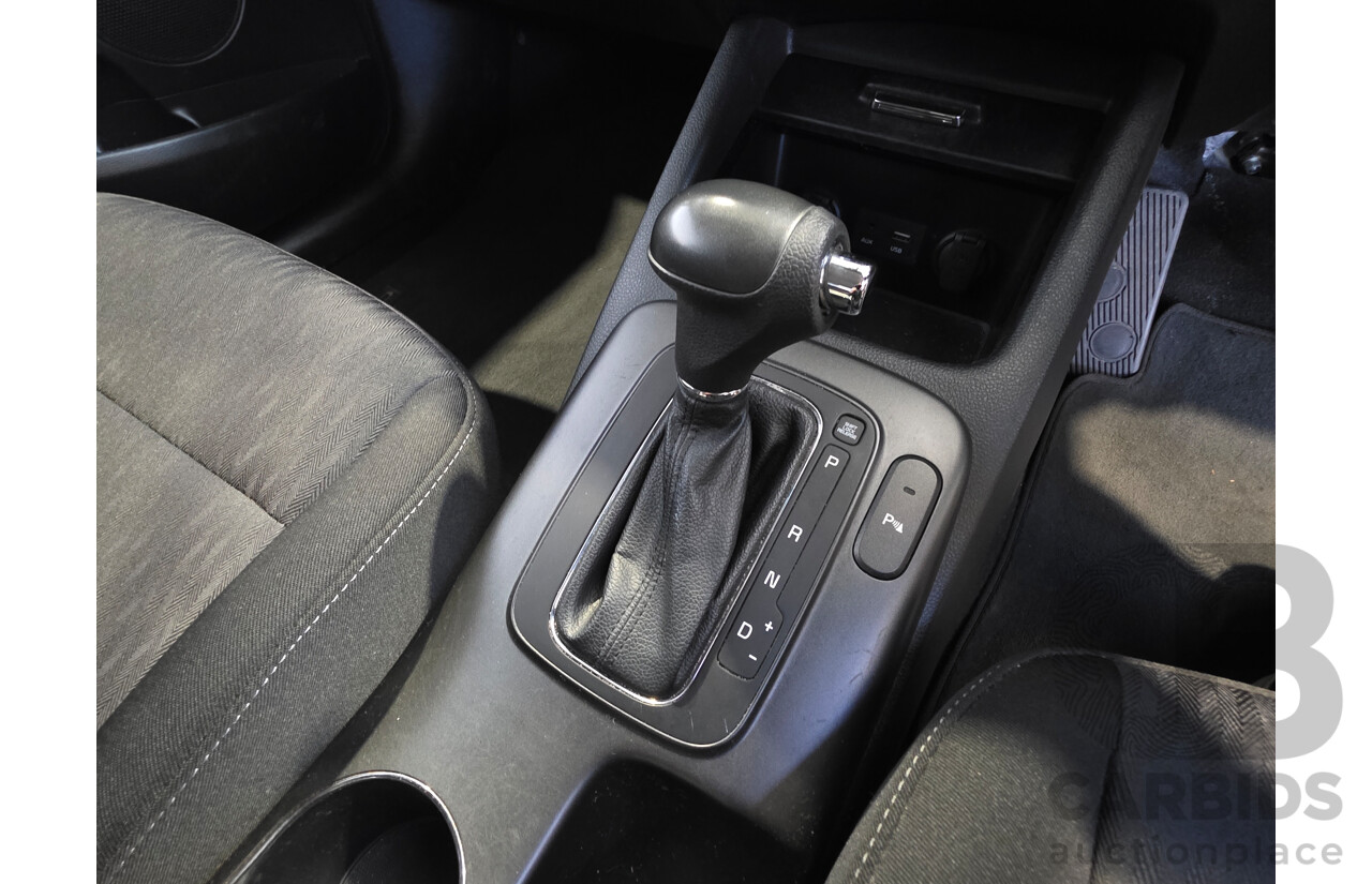 05/2015 Kia Cerato S YD MY15 5d Hatchback White 1.8L