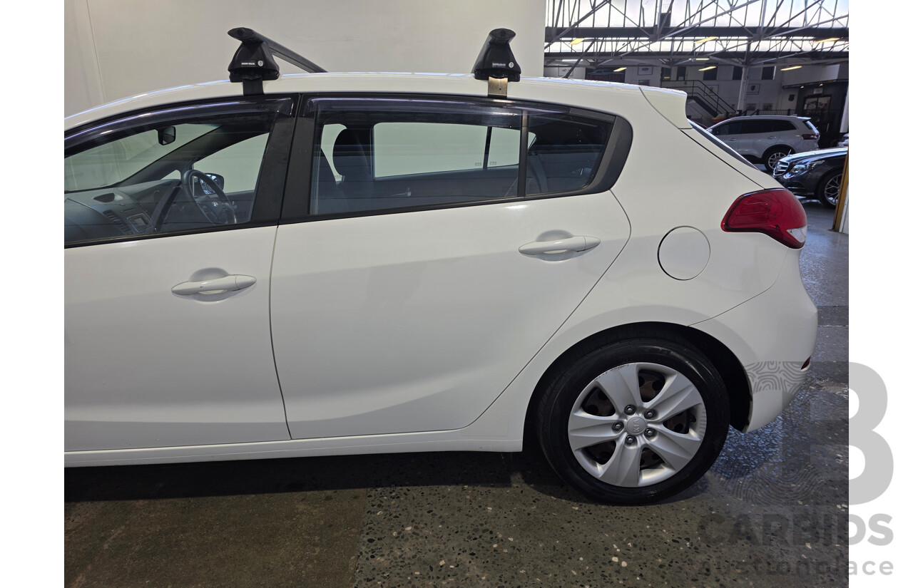 05/2015 Kia Cerato S YD MY15 5d Hatchback White 1.8L