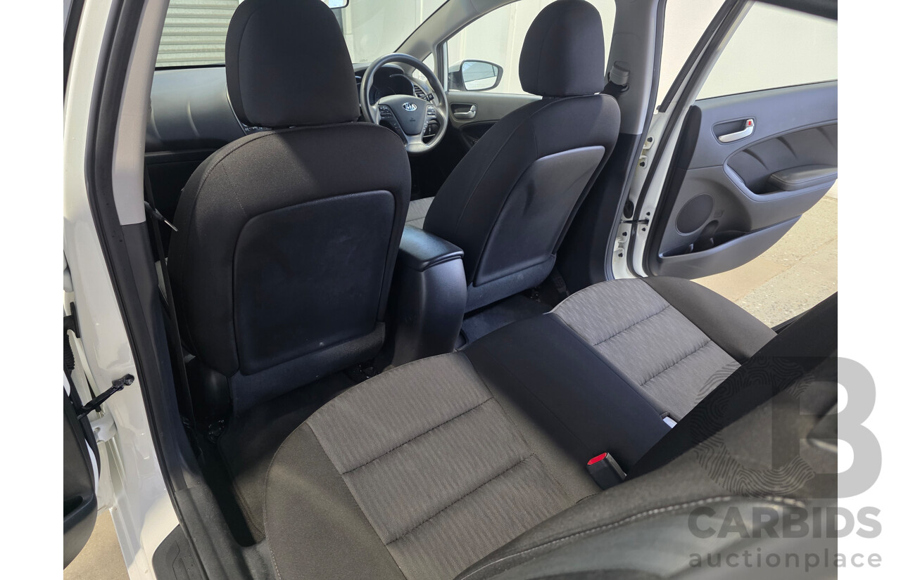 05/2015 Kia Cerato S YD MY15 5d Hatchback White 1.8L