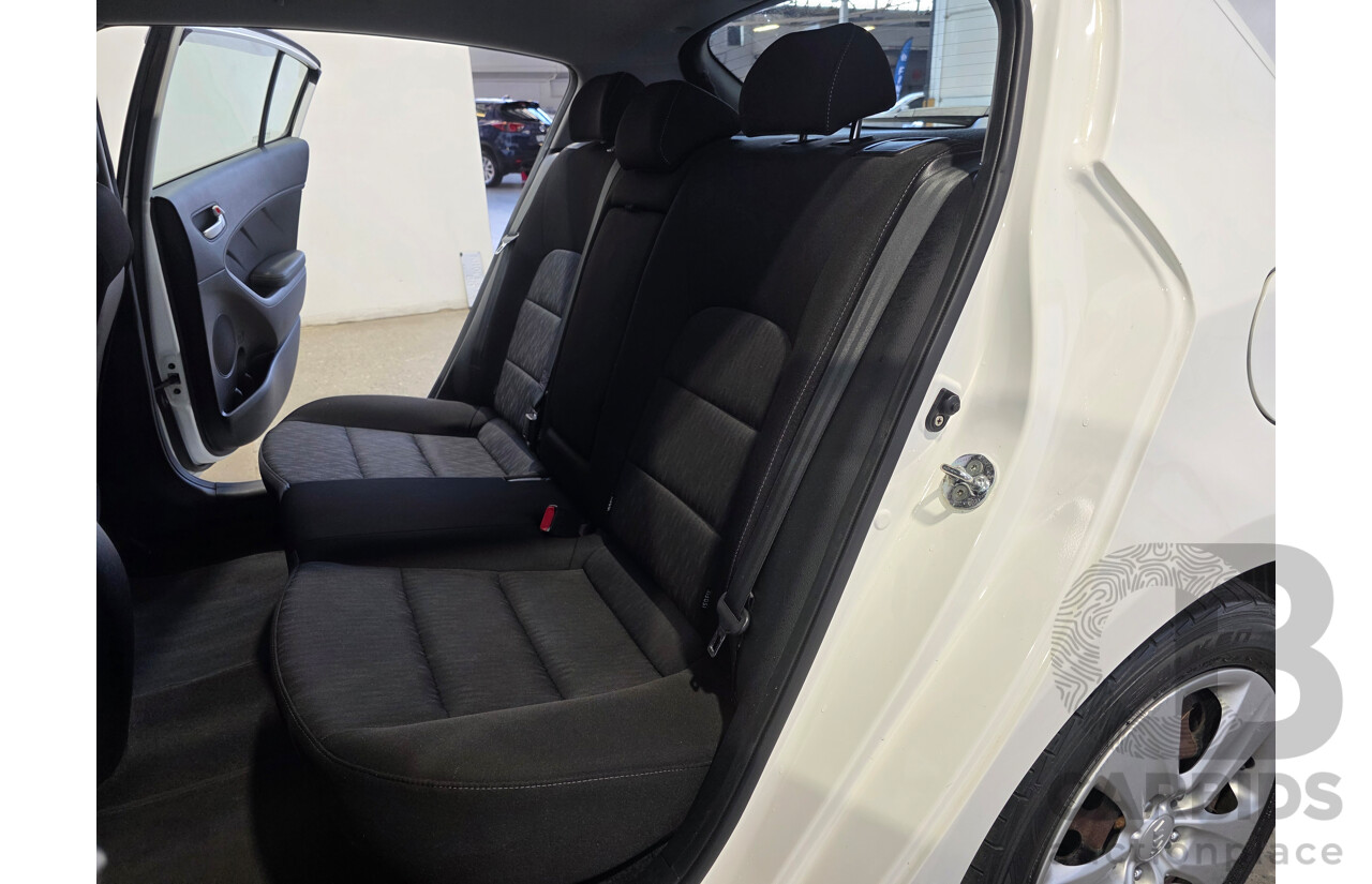 05/2015 Kia Cerato S YD MY15 5d Hatchback White 1.8L