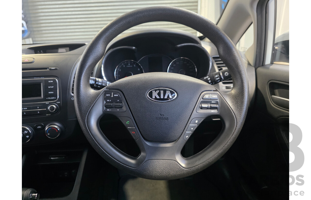 05/2015 Kia Cerato S YD MY15 5d Hatchback White 1.8L