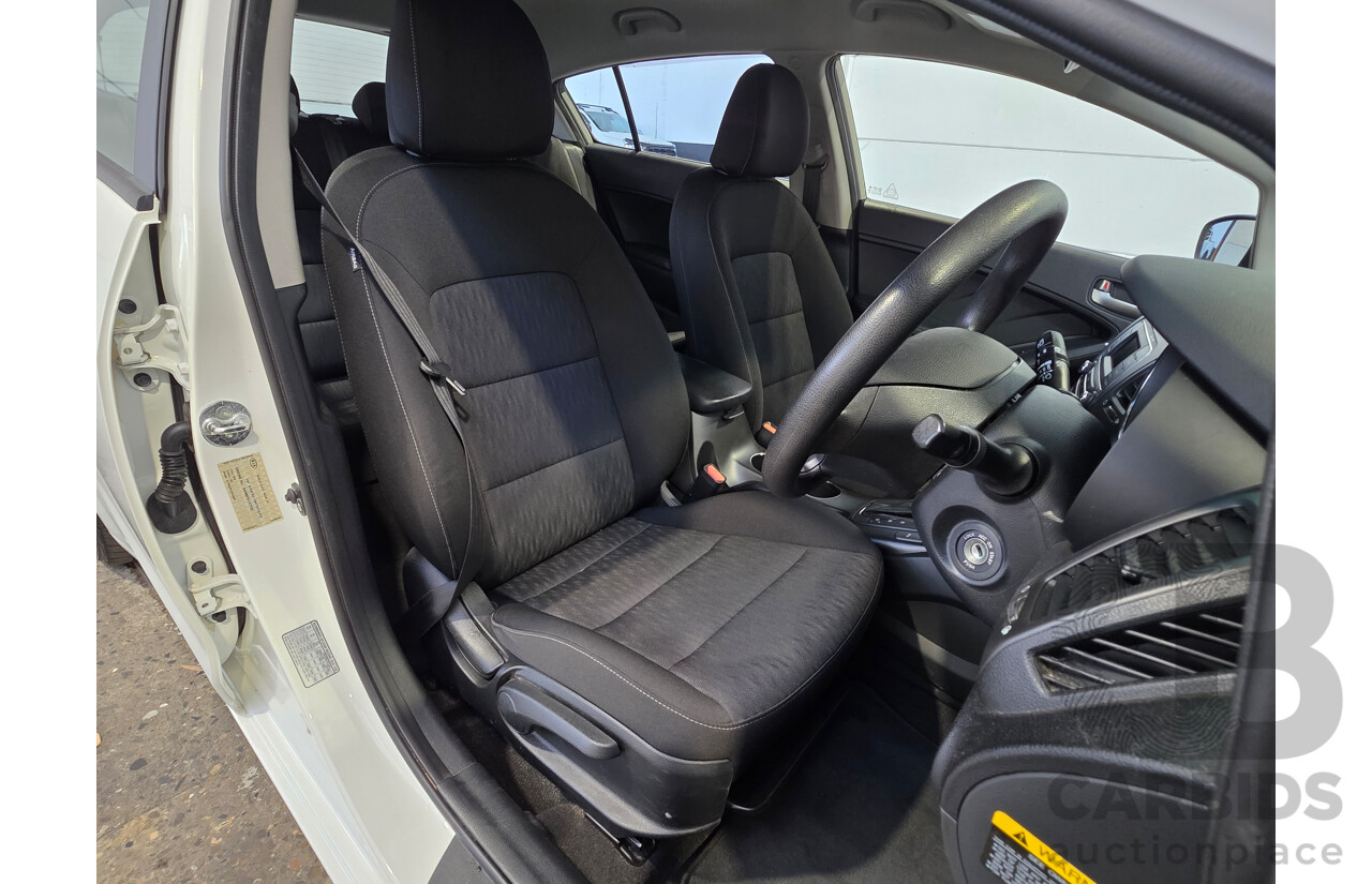 05/2015 Kia Cerato S YD MY15 5d Hatchback White 1.8L