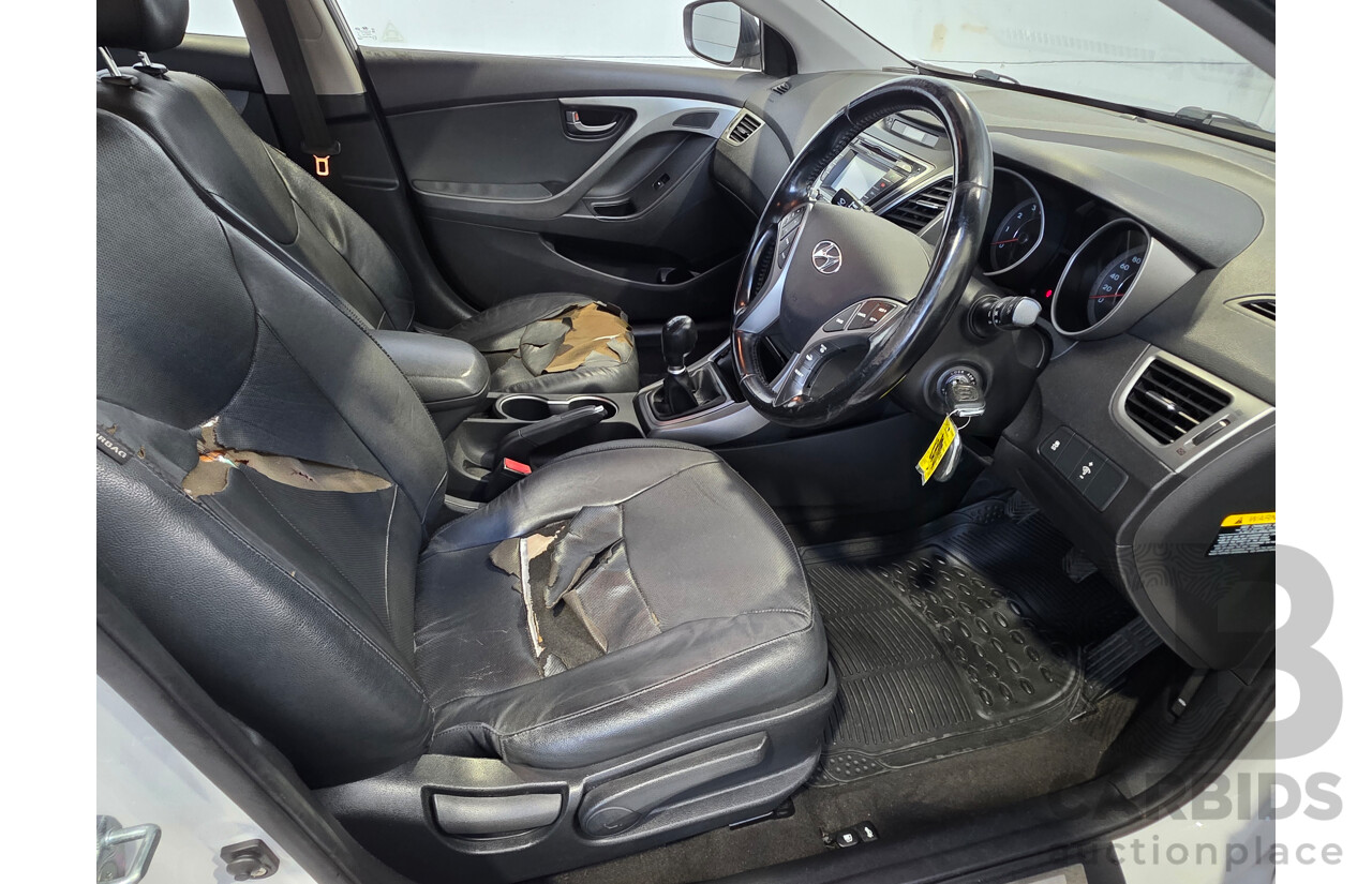 07/2015 Hyundai Elantra Active SPECIAL EDITION MD SERIES 2 (MD3) 4d Sedan White 1.8L