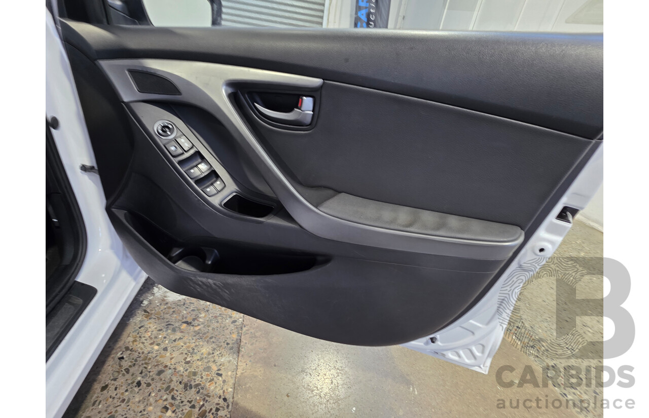 07/2015 Hyundai Elantra Active SPECIAL EDITION MD SERIES 2 (MD3) 4d Sedan White 1.8L