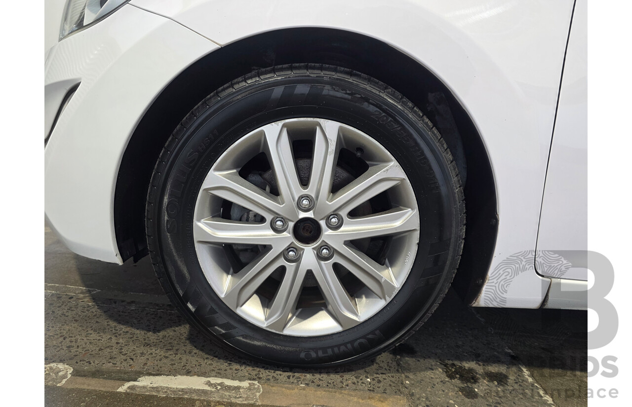 07/2015 Hyundai Elantra Active SPECIAL EDITION MD SERIES 2 (MD3) 4d Sedan White 1.8L
