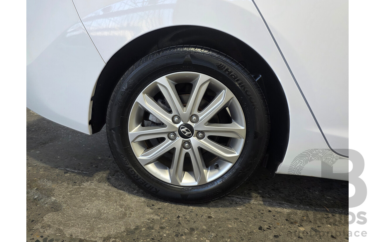 07/2015 Hyundai Elantra Active SPECIAL EDITION MD SERIES 2 (MD3) 4d Sedan White 1.8L
