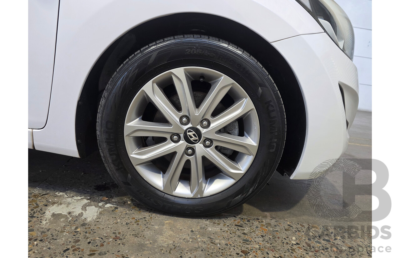 07/2015 Hyundai Elantra Active SPECIAL EDITION MD SERIES 2 (MD3) 4d Sedan White 1.8L