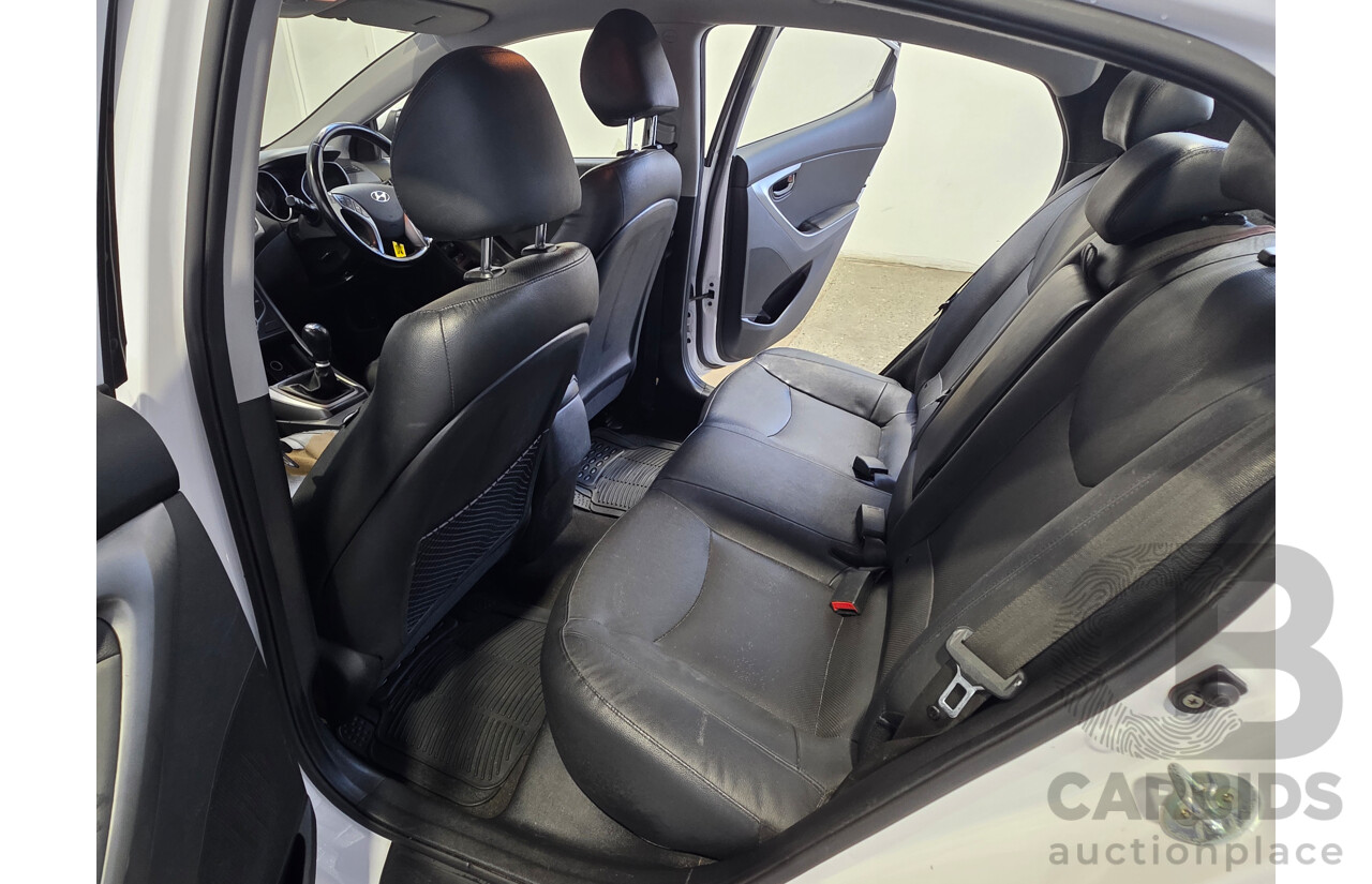 07/2015 Hyundai Elantra Active SPECIAL EDITION MD SERIES 2 (MD3) 4d Sedan White 1.8L