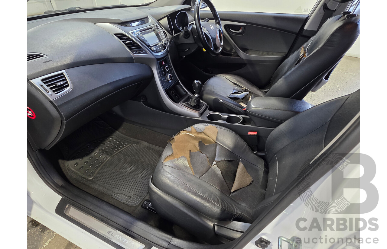 07/2015 Hyundai Elantra Active SPECIAL EDITION MD SERIES 2 (MD3) 4d Sedan White 1.8L