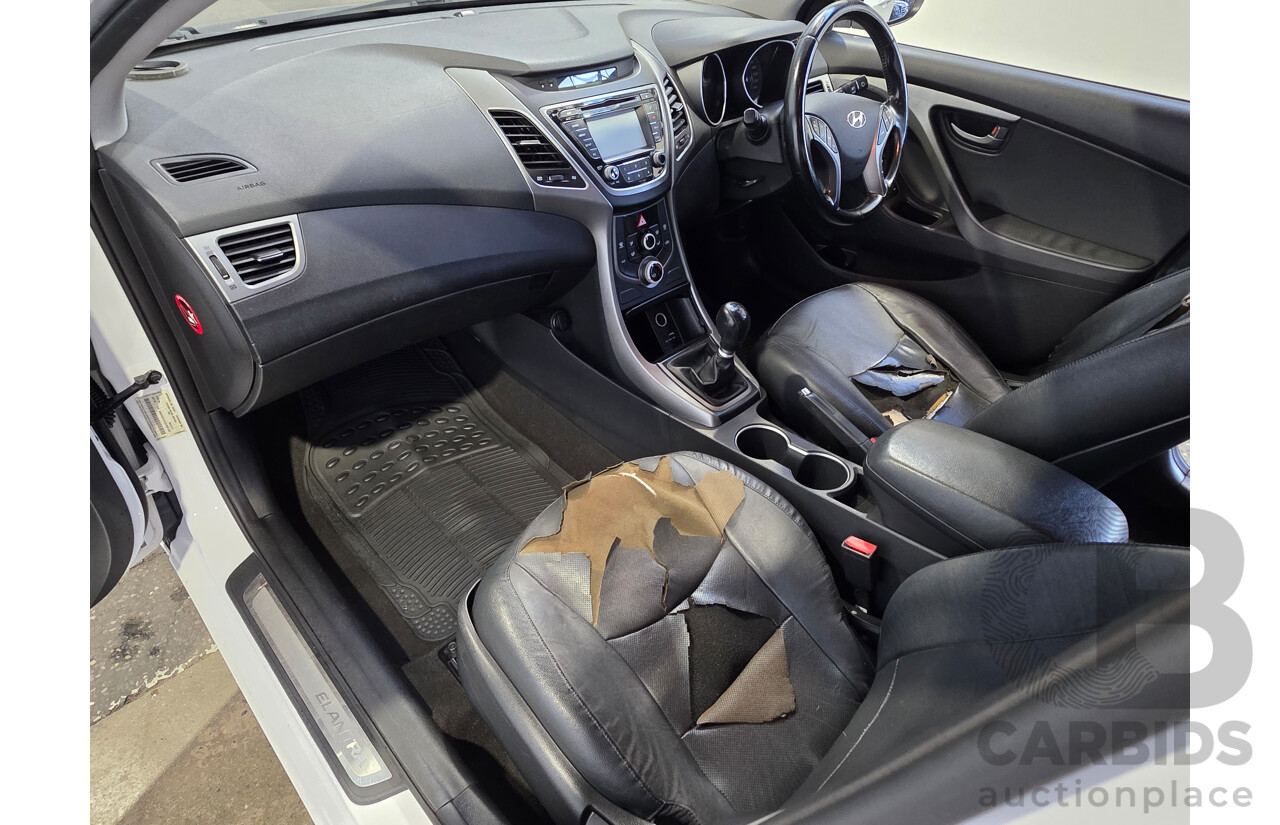 07/2015 Hyundai Elantra Active SPECIAL EDITION MD SERIES 2 (MD3) 4d Sedan White 1.8L