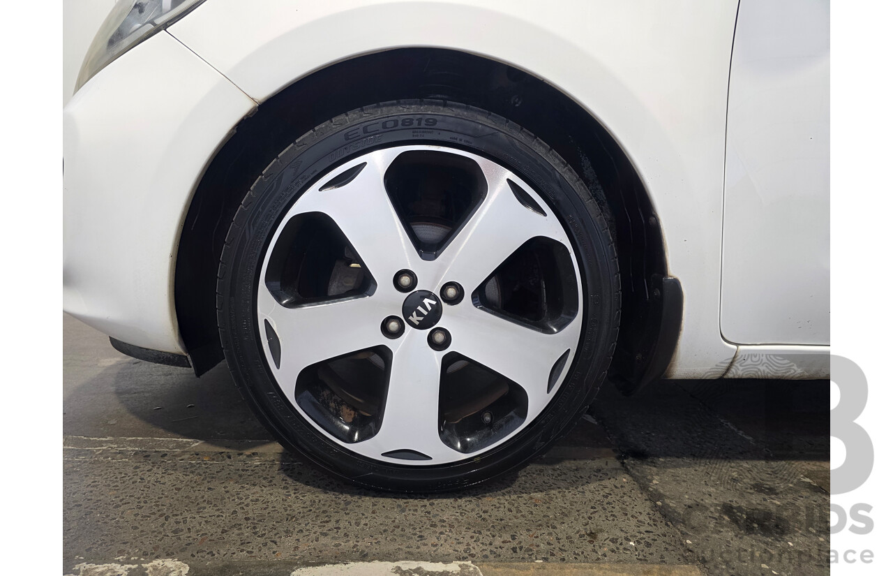 03/2012 Kia Rio S UB 5d Hatchback White 1.4L