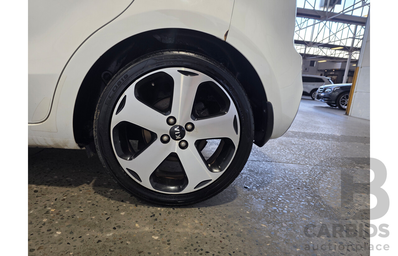 03/2012 Kia Rio S UB 5d Hatchback White 1.4L