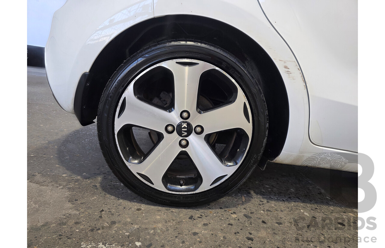03/2012 Kia Rio S UB 5d Hatchback White 1.4L