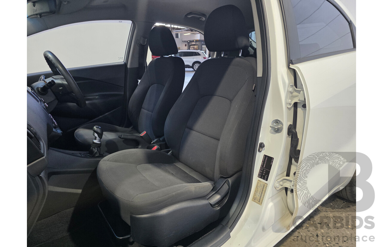 03/2012 Kia Rio S UB 5d Hatchback White 1.4L