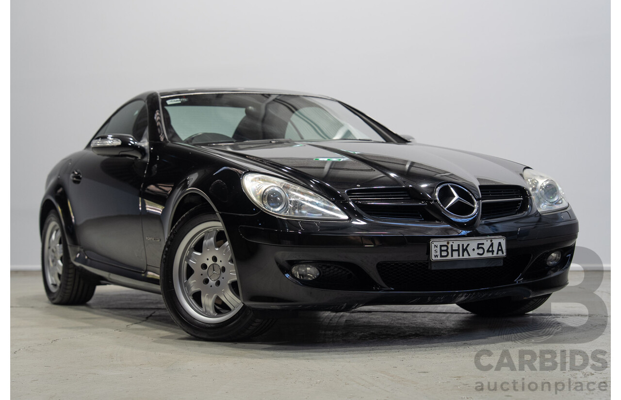 02/2005 Mercedes-Benz SLK200 Kompressor R171 2d Convertible Black 1.8L
