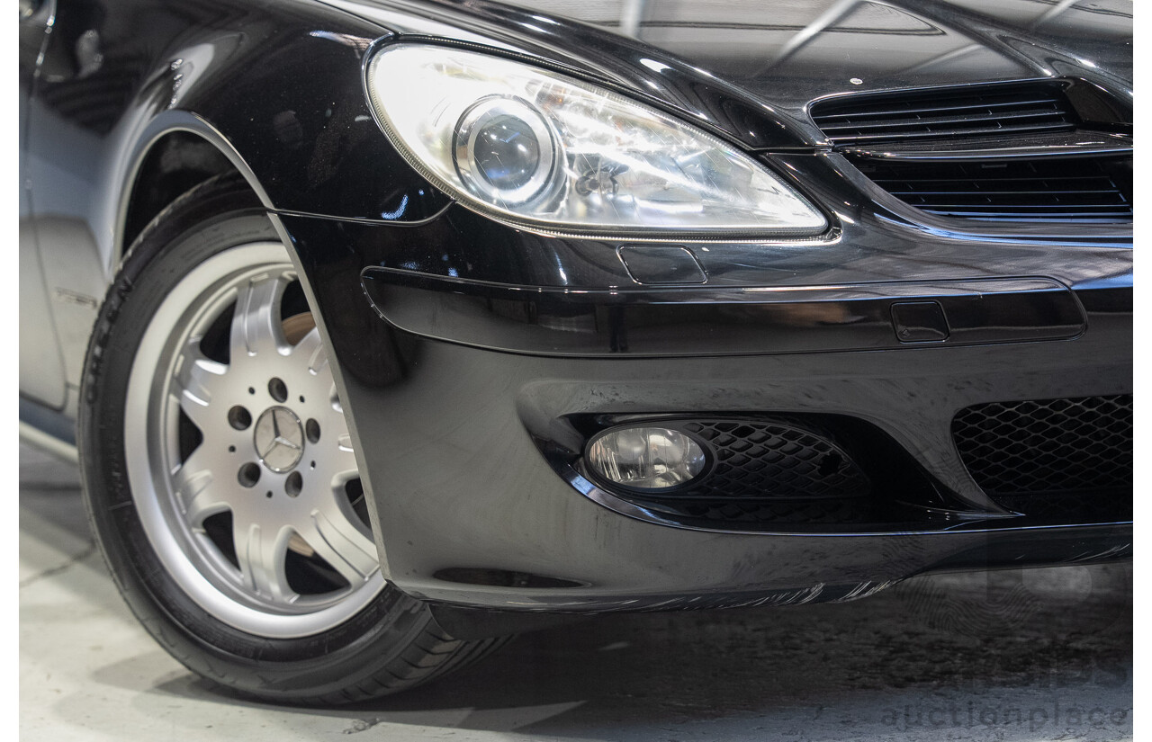 02/2005 Mercedes-Benz SLK200 Kompressor R171 2d Convertible Black 1.8L