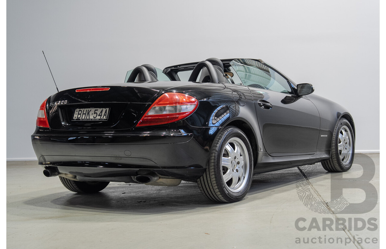 02/2005 Mercedes-Benz SLK200 Kompressor R171 2d Convertible Black 1.8L