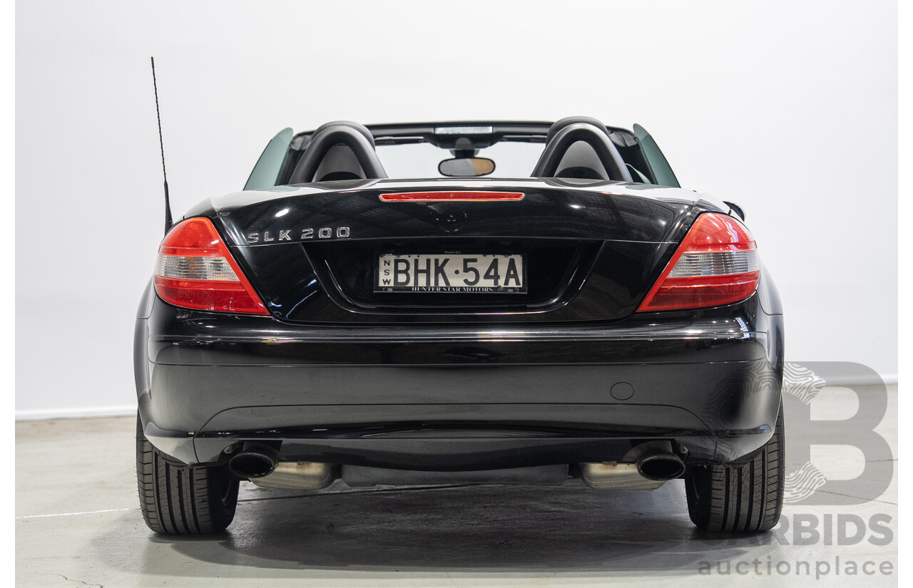 02/2005 Mercedes-Benz SLK200 Kompressor R171 2d Convertible Black 1.8L