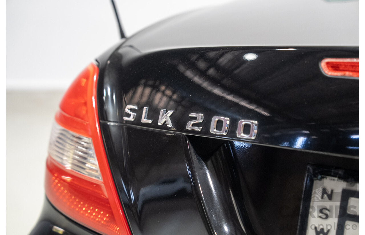 02/2005 Mercedes-Benz SLK200 Kompressor R171 2d Convertible Black 1.8L