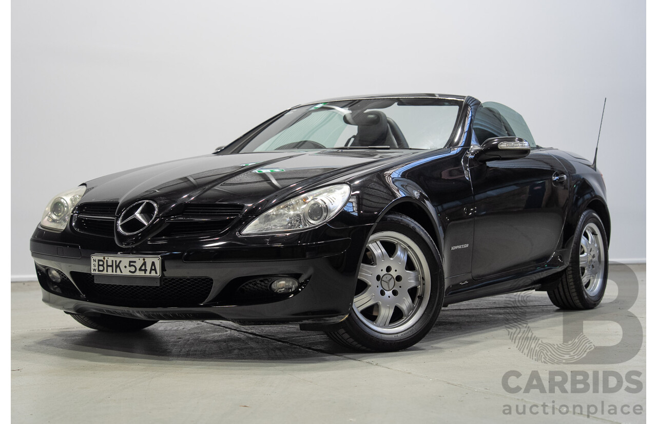 02/2005 Mercedes-Benz SLK200 Kompressor R171 2d Convertible Black 1.8L