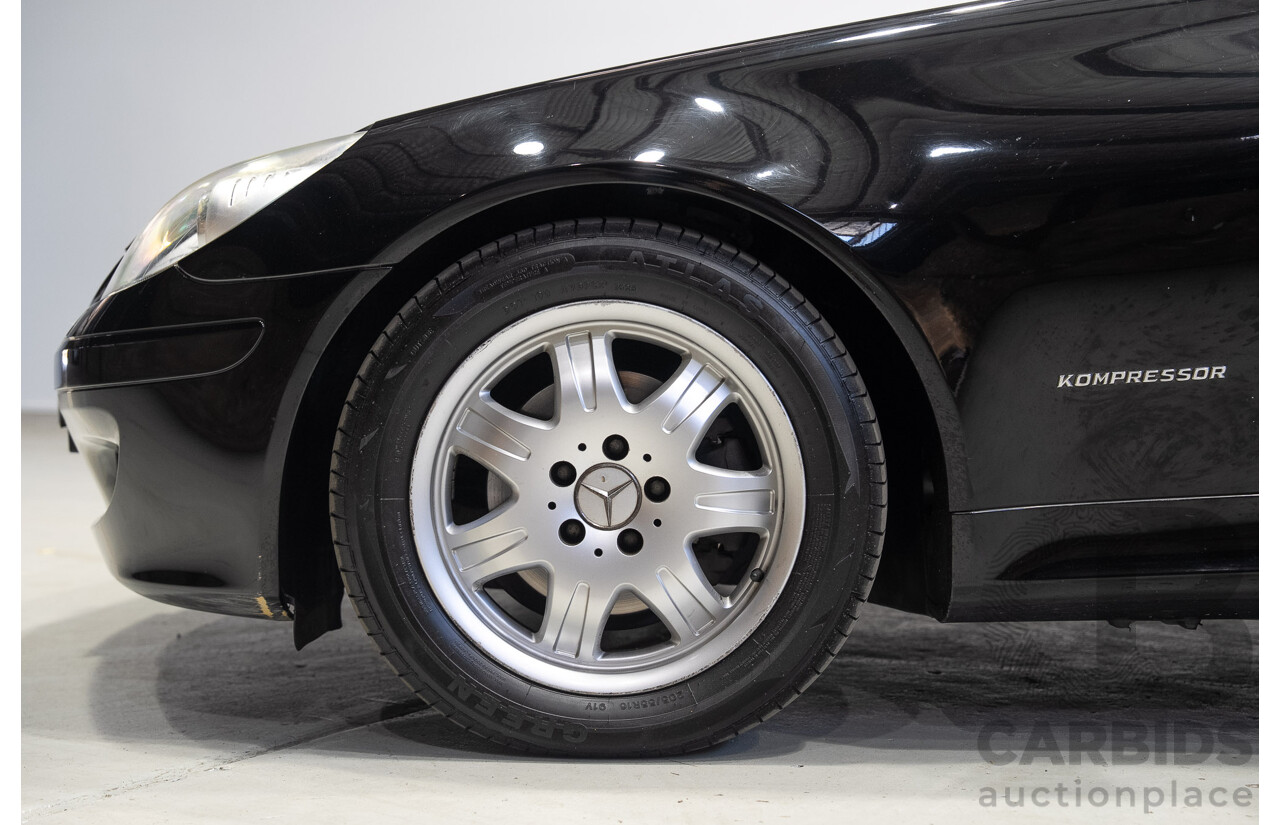 02/2005 Mercedes-Benz SLK200 Kompressor R171 2d Convertible Black 1.8L